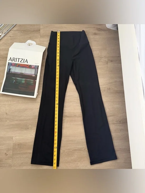 Aritzia TnAction ATMOSPHERE WIDE HI-RISE LEGGING in Black - Picture 4 of 9